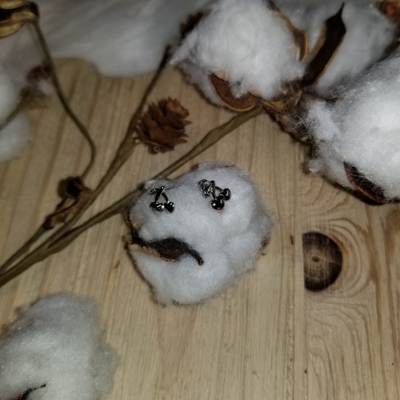 🍒🍒Very Cute Cherry stud earrings in SILVER 🍒🍒 - Picture 13 of 13